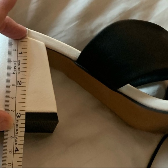 NY&C Open-Toe Dress Sandals Black & White Crossed Straps, Chunky Heel; Size 8.5 - Picture 9 of 10